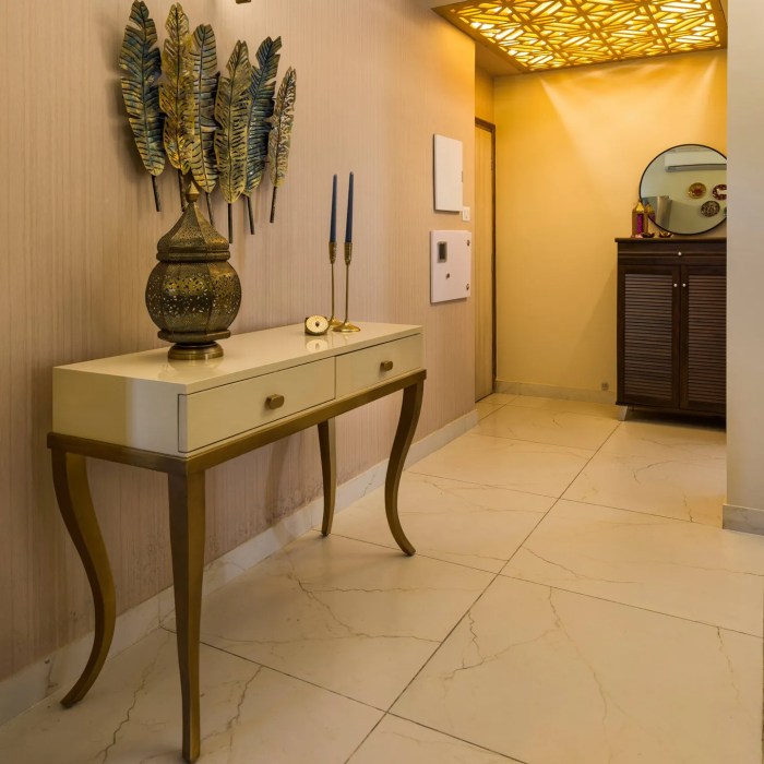 Luxury foyer console furniture